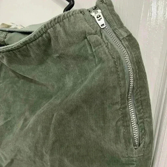 We the Free People  Cord Pants Corduroy Trousers Jeans flare leg Green Sz 30x32 - Picture 3 of 3